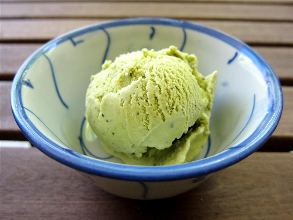 Чай мороженое купить. Мороженое «зеленый чай». Мороженое со вкусом зеленого чая. Мороженое с зеленым чаем. Мороженое с чаем матча.